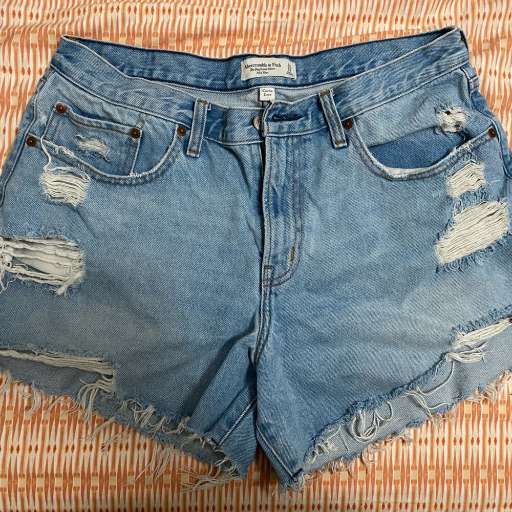 A&F Boyfriend Shorts Curve Love